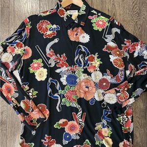 Men’s Yves Saint Laurent YSL button down shirt, size Medium (US 40)
